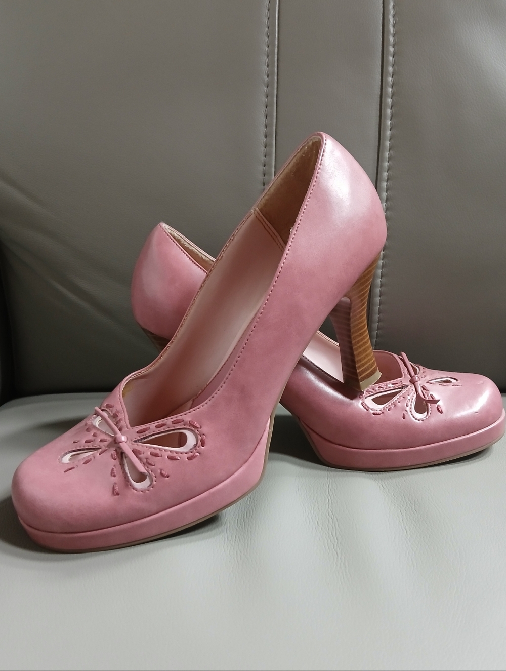 L.E.I. Pink Bow Front High Heel Pumps